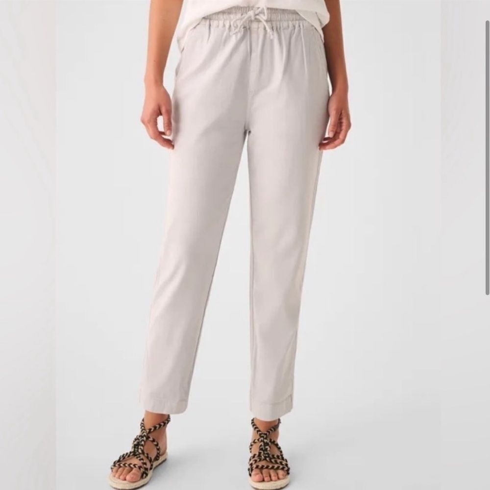 Faherty Essential Travel Drawstring Pants Beige - Picture 1 of 10